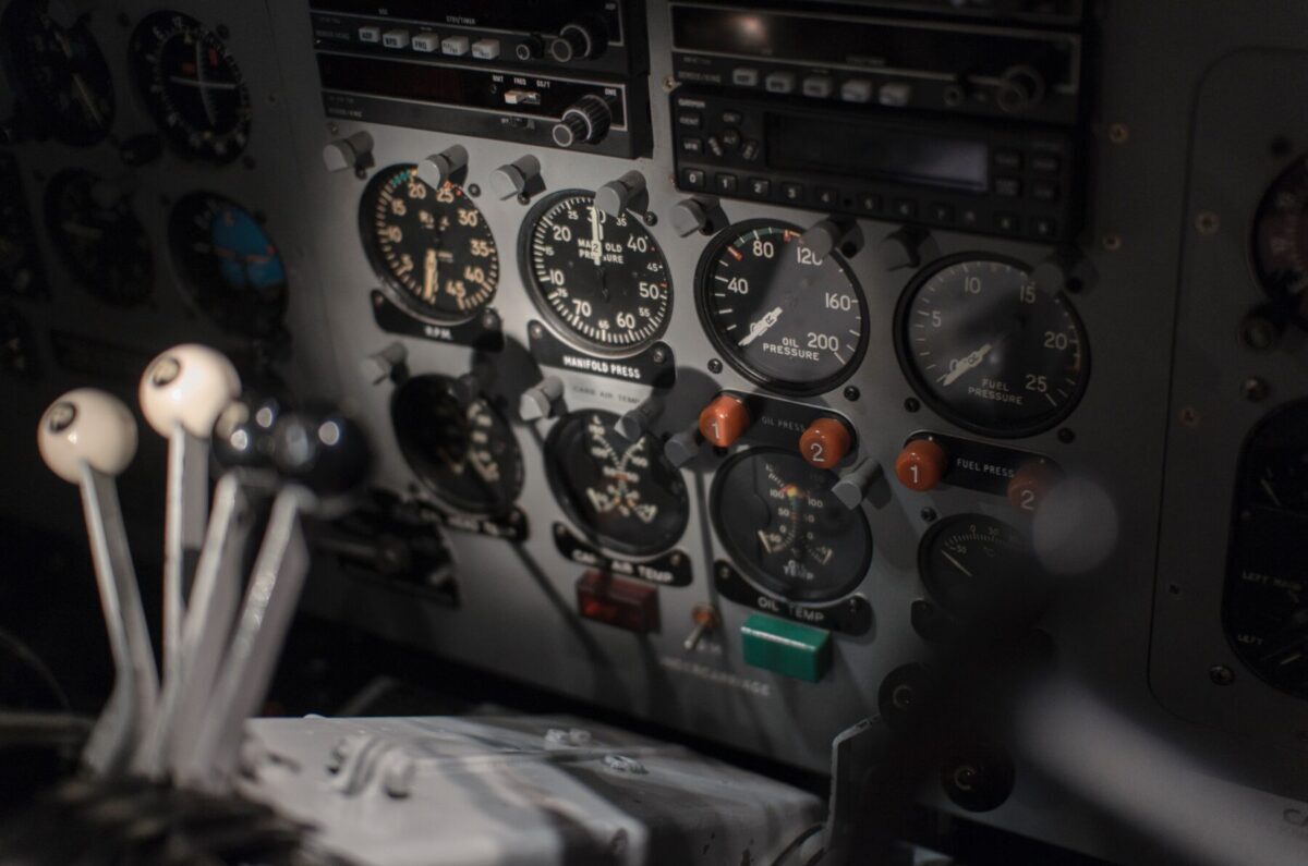 airline pilot cockpit